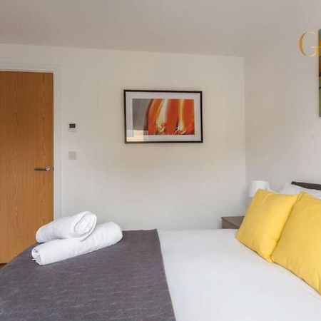 2 Bedroom Apartment Chapel Riverside At Goshen Property Serviced Accommodation Southampton, Free Wifi & Parking Екстер'єр фото